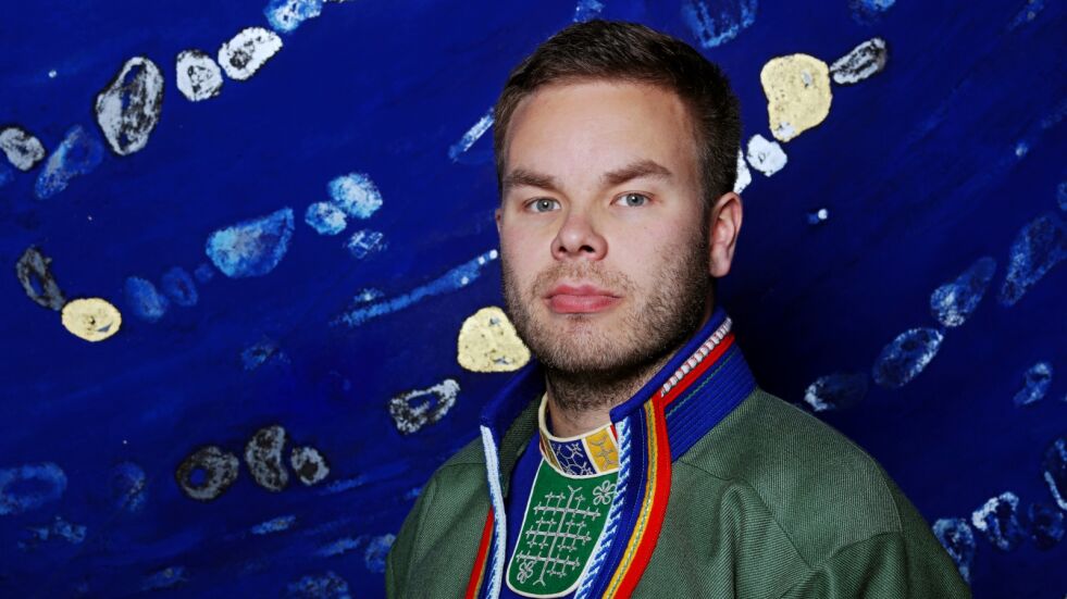 Sametingsråd Mikkel Eskil Mikkelsen har henvendt seg til ordføreren i Porsanger.
 Foto: Kenneth Hætta/Sametinget