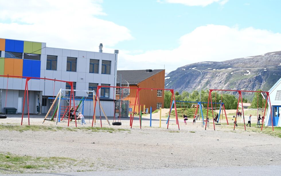 Lakselv barneskole er blant skolene som skal ansette en ny lærer for det nye skoleåret.
 Foto: Sara Olaussen Stensvold
