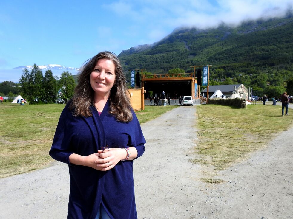 Annie Mavdling forteller smilende at det neppe er siste gang hun besøker Manndalen og Riddu Ri&#273;&#273;u
 Foto: Lea Nilsen Marakat