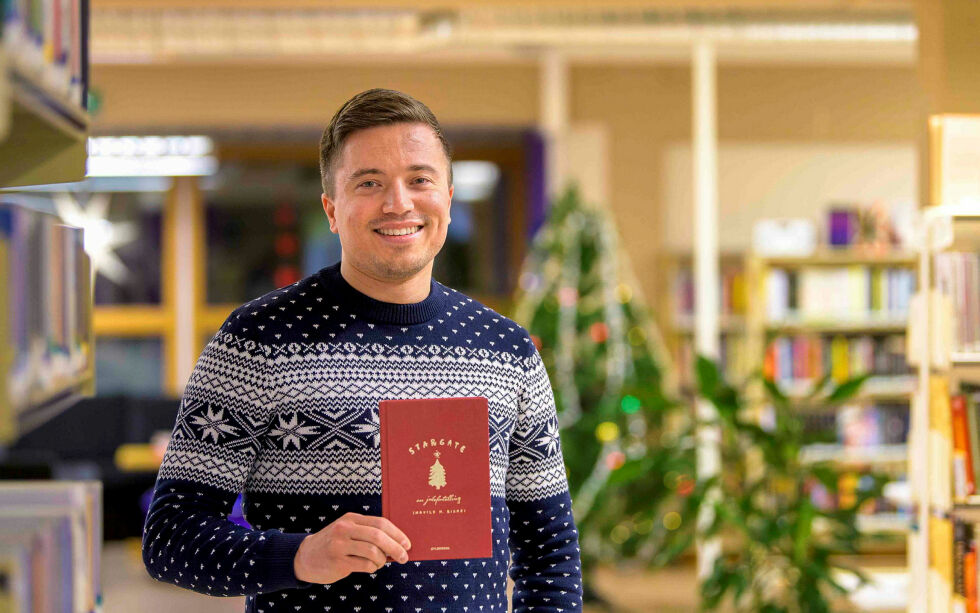 Julepraten med Espen Høybakken på Lakselv bibliotek.
 Foto: Cecilie Bergan Stuedal