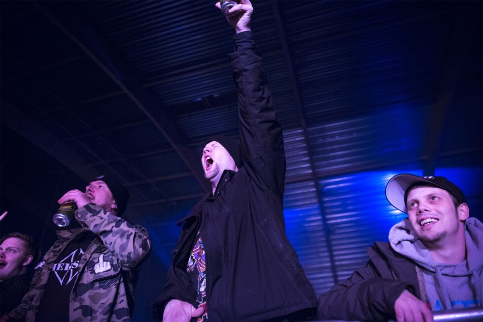 «Bøbben» og Adrian fra iEksil sørget for å skape liv da «Freedumb» stod på scenen.
 Foto: F