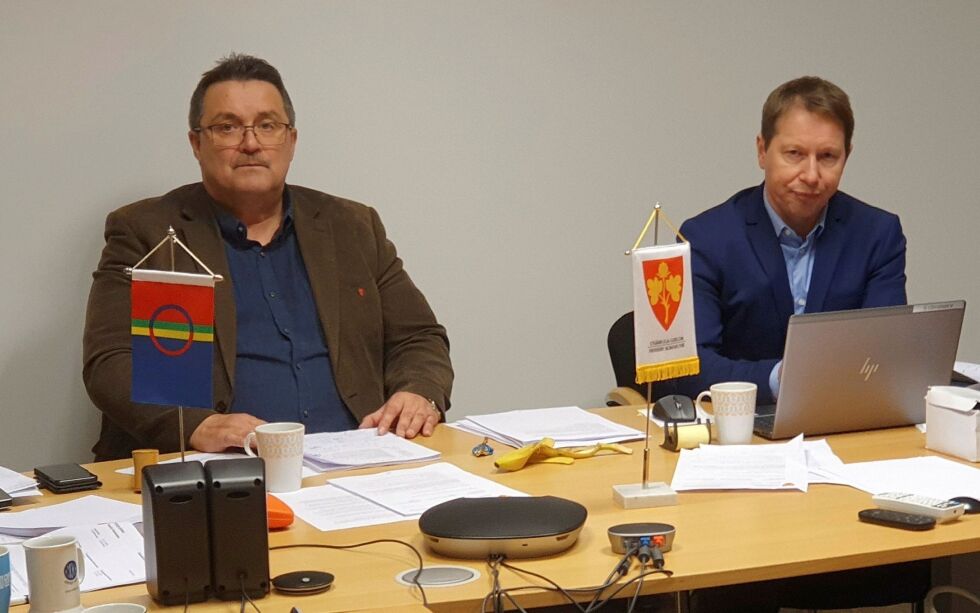 Ordfører Knut Store og administrasjonssjef Olaf Trosten har grunn til å se mindre alvorstynget ut sett på bakgrunn av kommuneøkonomien i Nesseby.