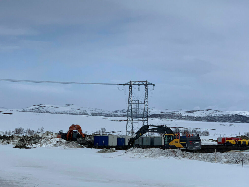 For kraftledninger foreslås å endre konsekvensutredningsforskriften, slik at grensen for når en tiltakshaver må forhåndsmelde kraftledninger på 132 kV, heves fra 15 km til 50 km. Her bygges 132 kV linja over Sennalandet.
 Foto: Lars Birger Persen