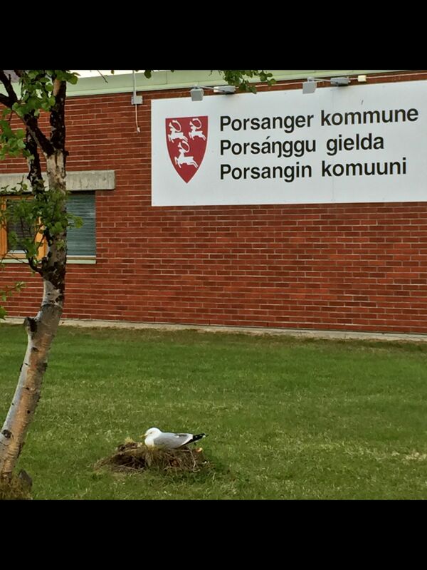 Maken og politiet passer på