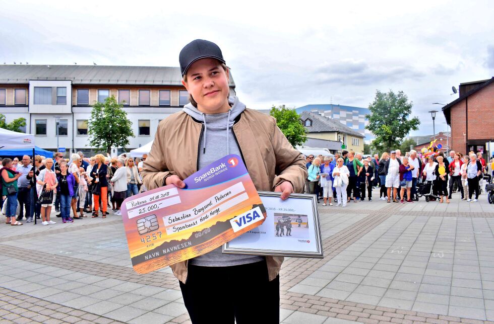 Sebastian Bangsund Pedersen var glad for å få prisen.
 Foto: Birgitte Wisur Olsen