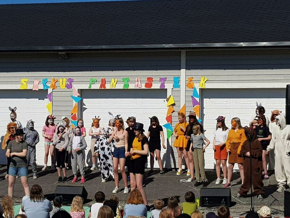 Kulturskolens barnekor «KorFantastisk» i Sør-Varanger, imponerte i finværet på Sandnes med sin forestilling. Alle foto: Eva Johanne Johnsen
 Foto: Eva Johanne Johnsen