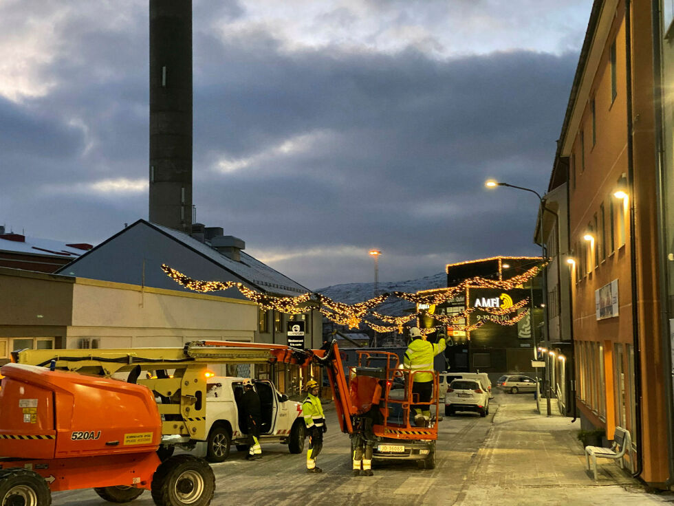 Den fine julegata i Dr. Wessels gate ble onsdag klargjort for offisiell åpning torsdag.
 Foto: Hallgeir Henriksen