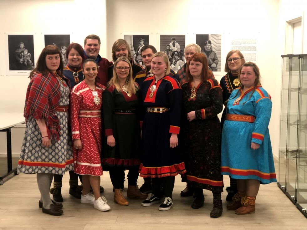Den samiske ungdomsorganisasjonen Noereh inviterte til feiring av koftedagen på Samisk hus i Oslo. Noereh dannet koftedagen i 2014 som er en oppfordring til samer om å kle seg i kofta og å være stolt av den.
 Foto: Hannah Persen