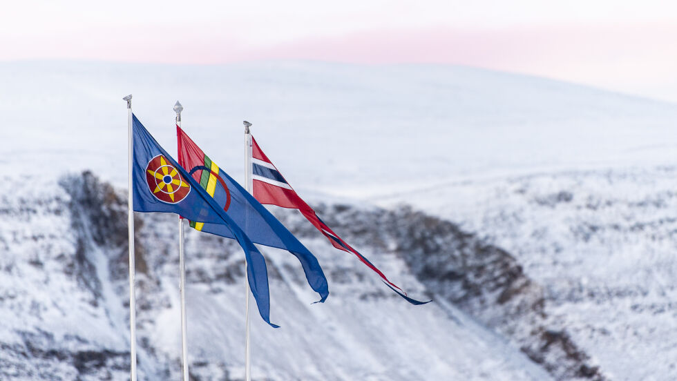 Illustrasjonsbilde av kvænsk, samisk og norsk vimpel.
 Foto: Cecilie Bergan Stuedal