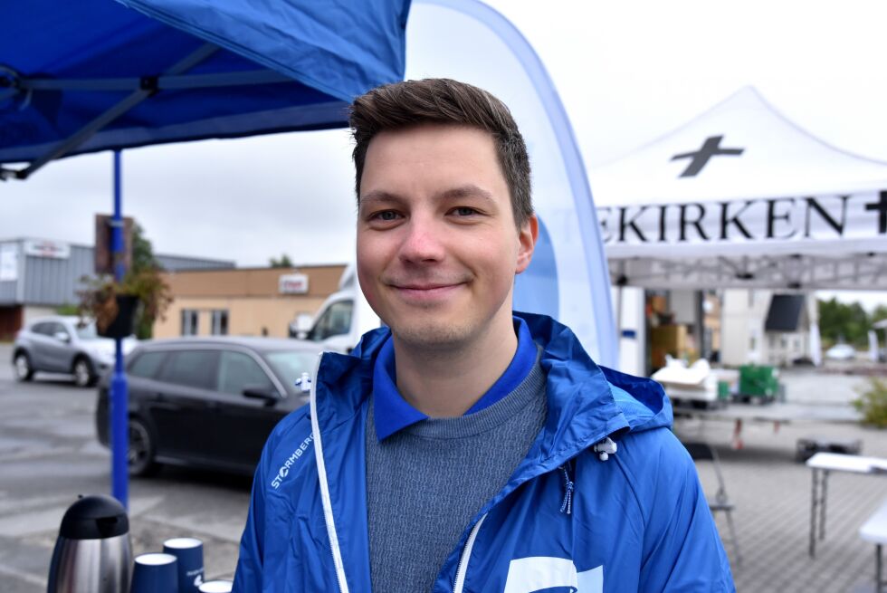 Jonas Nymo mener partiene må diskutere hvordan de best kan løse det praktiske rundt innføring av skolemat-ordningen i Porsanger.
 Foto: Kristin Antonie Humstad.