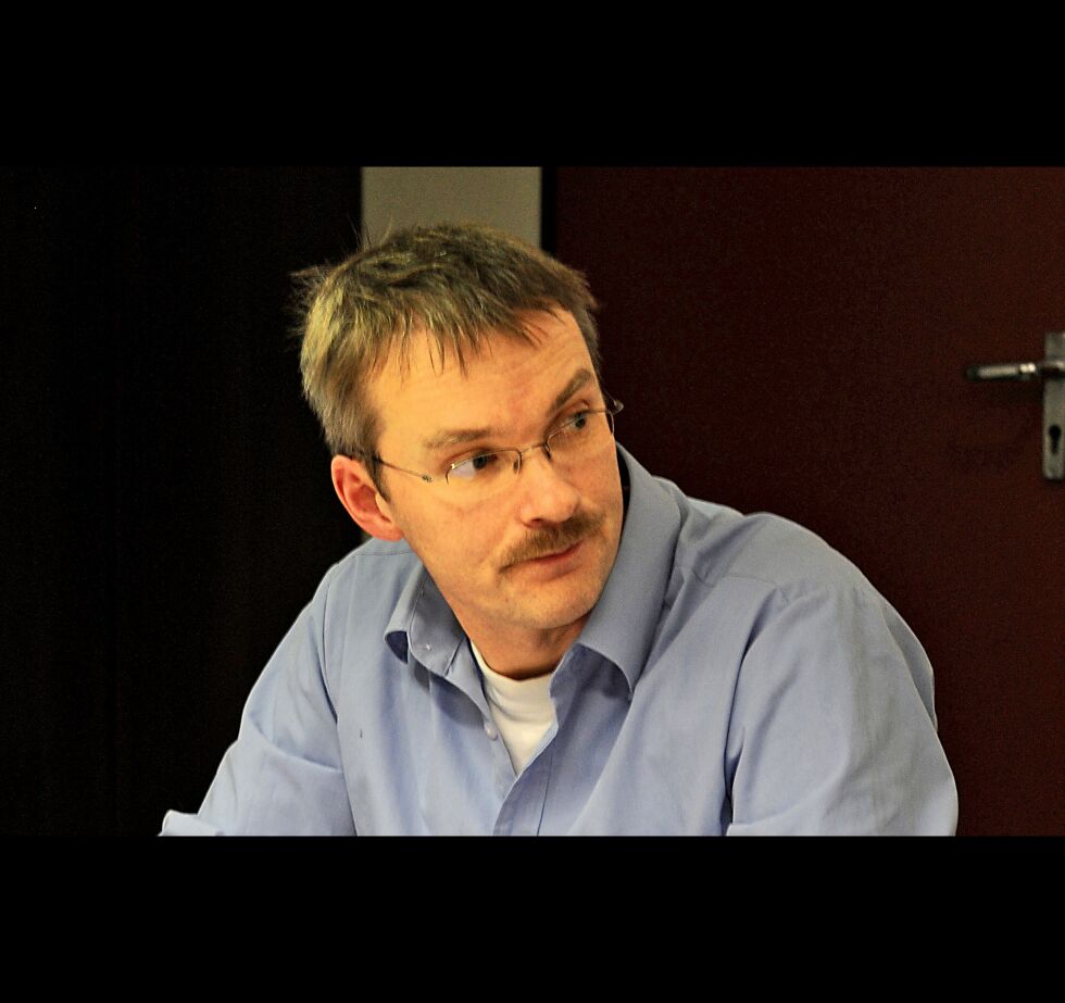 Tillitsvalgt for Legeforeningen i Karasjok og kommunestyrerepresentant for Senterpartiet, Amund Peder Teigmo mener kommunen har for få leger i forhold til oppgavene.
 Foto: Stein Torger Svala