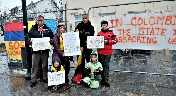 Colombianere i Vadsø  demonstrerer mot overgrep