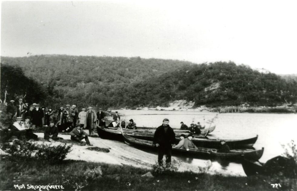 Både kvæner og samer har bygd og benyttet elvebåter.			(
 Foto: Porsanger museum