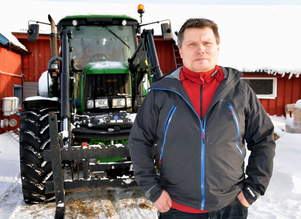 Bonde John Inge Henriksen fortviler over den fremtiden en fylkessammenslåing kan føre til, og håper en folkeavstemning kan bidra til at Finnmark får fortsette å være Finnmark.
 Foto: Sonja E. Andersen