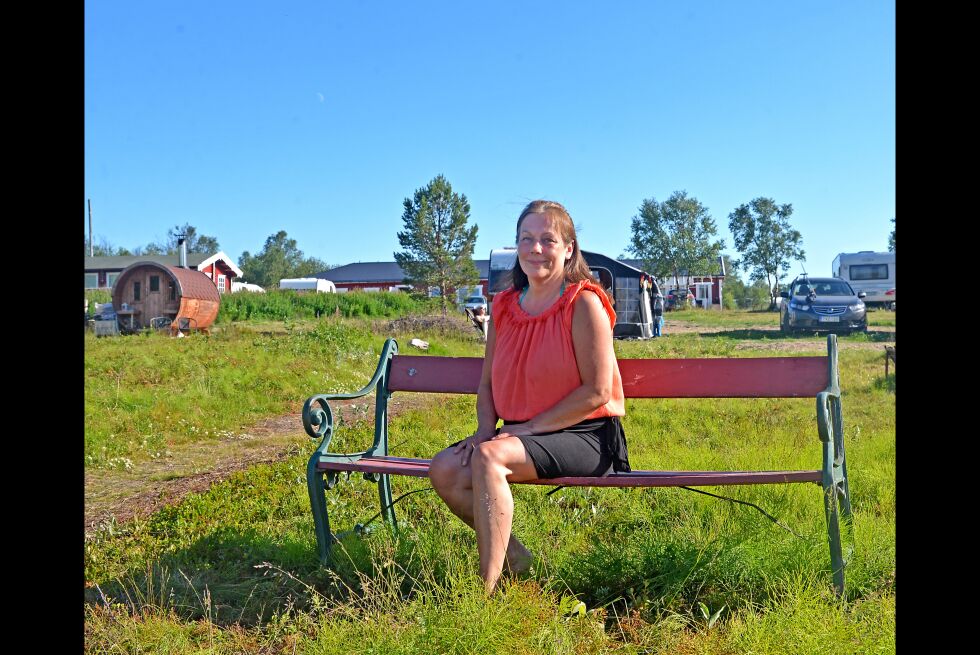 Wenche Johansen hos Fjordutsikten mener vi i Lakselv sitter på en perle.
 Foto: Hannah Persen