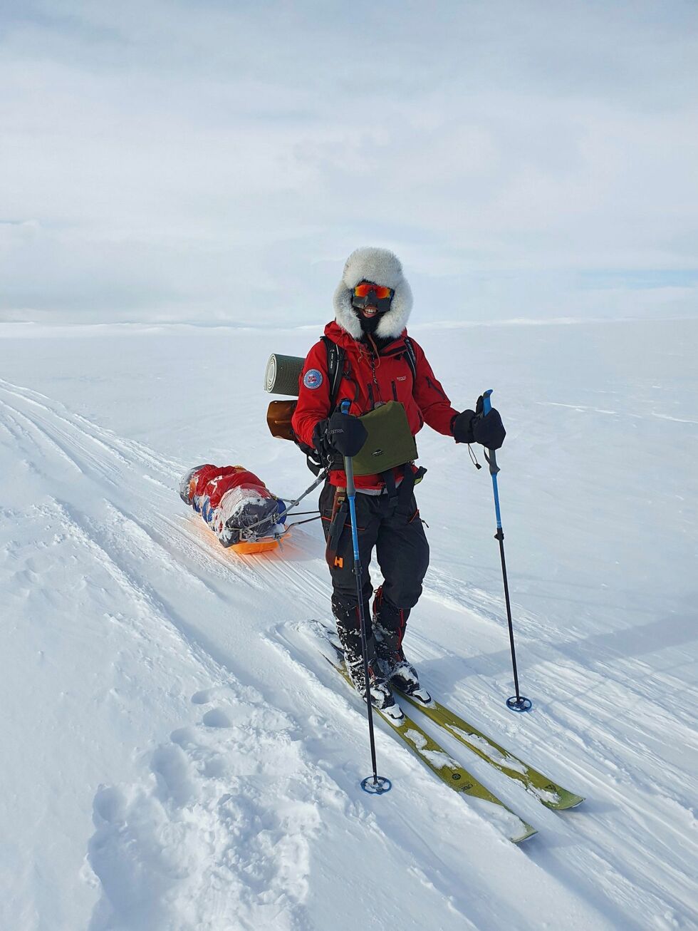 Mathias Tømmervold har vært 26 dager på skitur mellom Skoganvarre i Porsanger og Smalfjord i Tana. 
– Turen kan anbefales, selv om det som var planlagt som en vårtur ble en skikkelig vintertur, sier han.
 Foto: Tom Hardy
