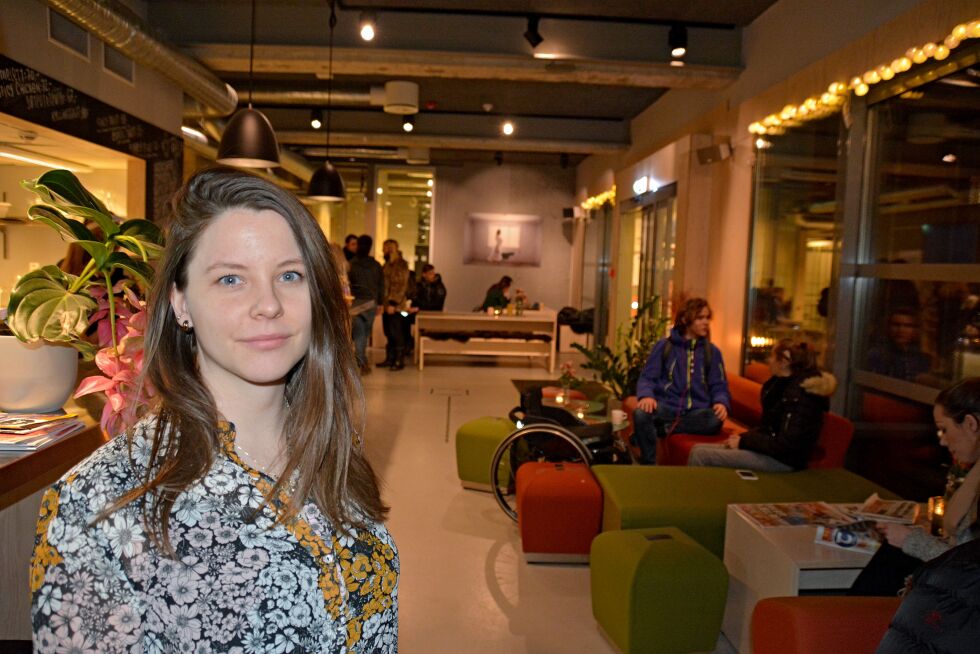 Marte Lill Olsen Somby hadde sine tre første leveår i Karasjok. I den senere tid har hun stilt ut verk på Tvibit og på Galleri Snerk i Tromsø.
 Foto: Elin Margrethe Wersland