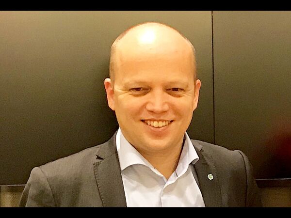 Vil høre folkets røst
