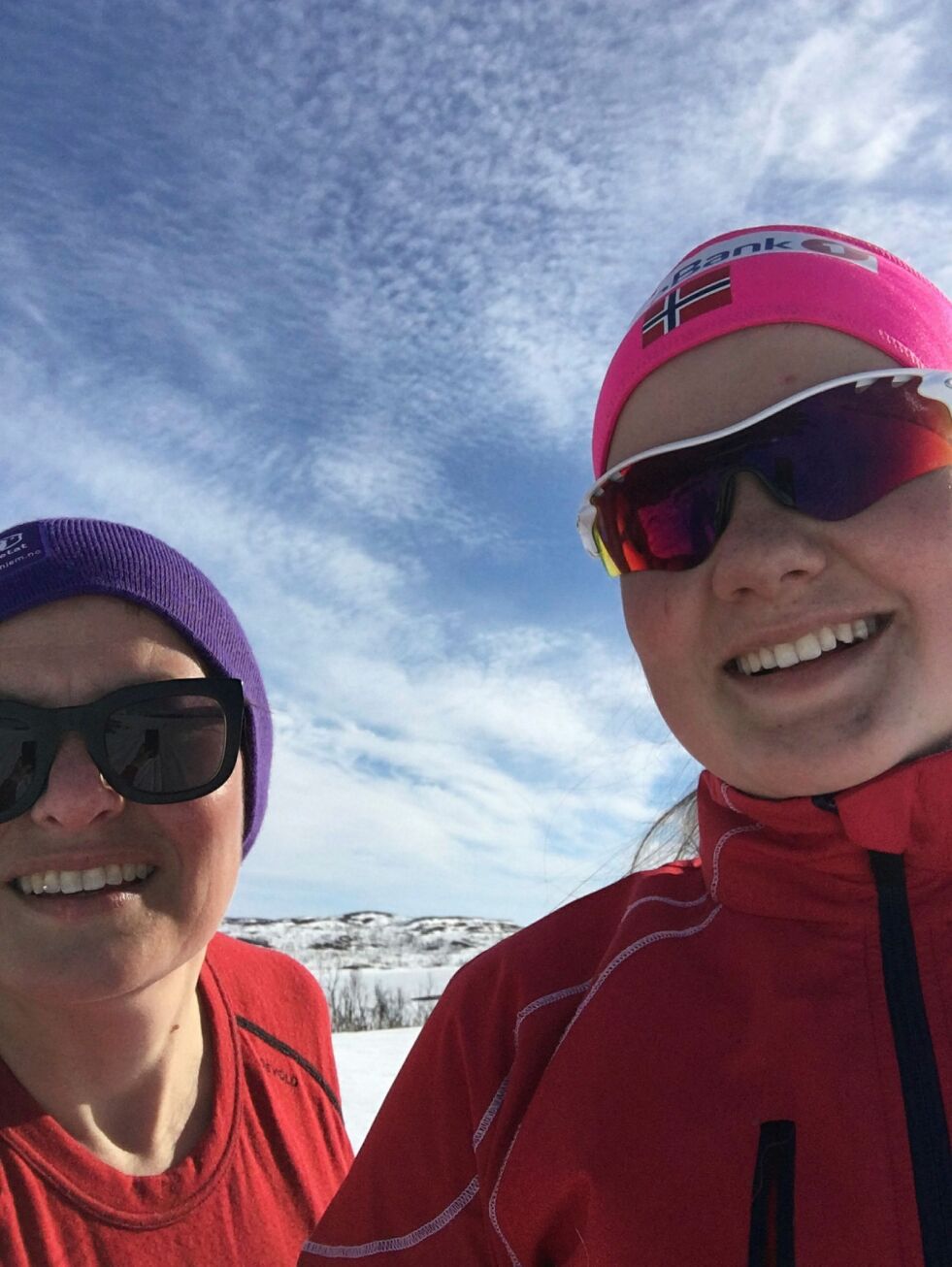Pås­ke­stem­ning fra i fjor med ord­fø­rer Hel­ga Pe­der­sen og gud­barn Ca­mil­la Mu­de­nia. 
FOTO: Pri­vat
