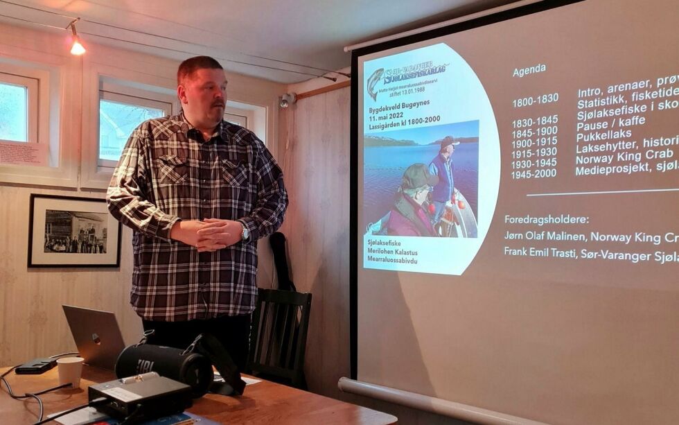 Frank Emil Trasti, leder i Sør-Varanger sjølaksefiskarforening, var godt fornøyd med bygdekvelden i Bugøynes, der utfordringer og muligheter for sjølaksefisket var tema.
 Foto: Privat