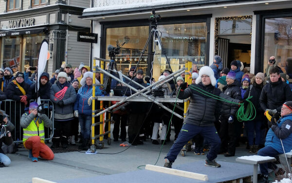 Kulde stoppet ikke lassokastere i Tromsø