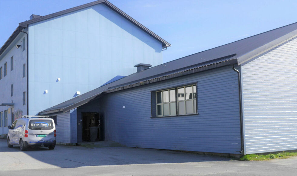 Kommunedirektøren går inn for at arbeidet med å planlegge ny svømmehall i Nordkapp innstilles av økonomiske årsaker.  Om politikerne også går inn for dette, må folk i kommunen fortsatt klare seg med den gamle svømmehallen som ble bygd i 1960. Hovedutvalget for oppvekst, velferd og kultur behandler saken i sitt møte onsdag 21. september.
 Foto: Geir Johansen