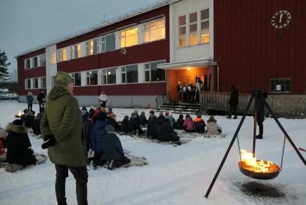 På reinskinn for juleevangeliet
