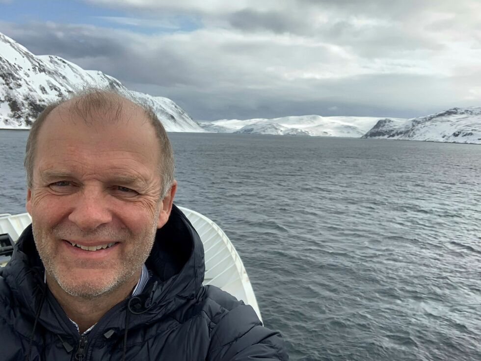 Ei­nar Arild Hauge fikk en for­kjær­lig­het for Finn­mark et­ter å ha ar­bei­det og bodd i seks år på Sør­øya på 1990-tall­et. Det er vik­tig år­sak til at han tak­ket ja til vi­ka­ri­at som kom­mu­ne­di­rek­tør i Nord­kapp. FOTO: PRI­VAT