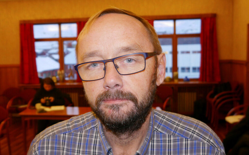 Lars Helge Jensen, hans partikolleger i Høyre og representantene fra Arbeiderpartiet gikk imot å gi Alex Eliassen (SV) fritak fra verv som kommunestyremedlem.
 Foto: Geir Johansen