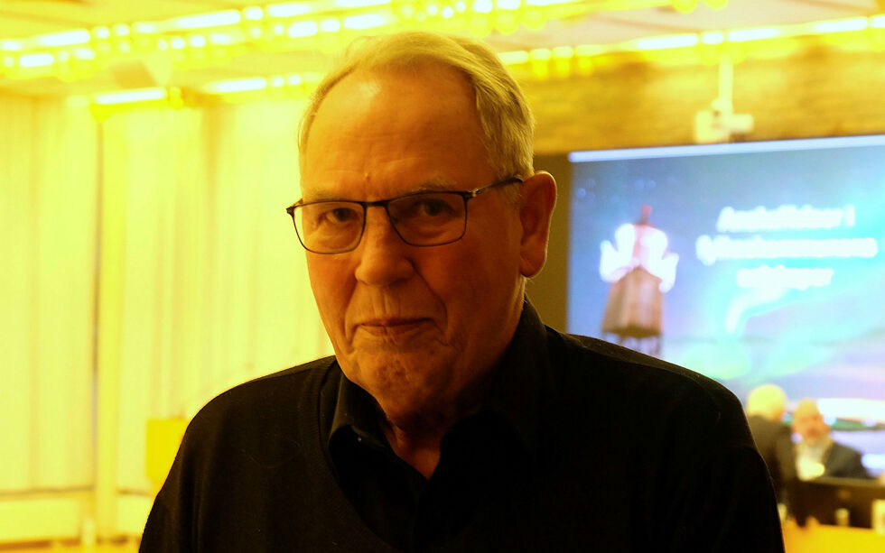 Fylkesrådsleder Brynly Ballari håper både politikere og administrasjon i større grad tar hensyn til universell utforming i alle sektorer.
 Foto: Bjørn Hildonen