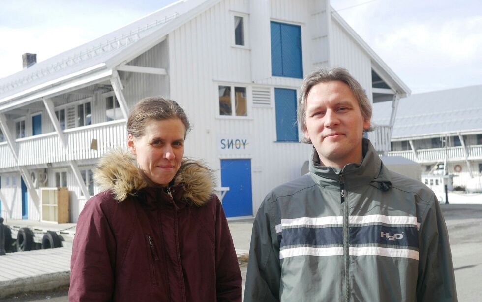 Ekteparet Kristine Tjåland Braut og Simon Pind Jessen har tatt initiativet til å få etablert en ny folkehøgskole i Nordkapp. Jessen arbeider som rådgiver i Nordkapp kommune og har hatt hovedansvaret for å utforme søknad om etableringsstøtte som nå er sendt Utdanningsforbundet. Kristine Tjåland Braut skal være faglig ansvarlig for linje for samisk kultur og identitet på den nye skolen. Undervisning skal skje i lokalene til midterste servicekai i Honningsvåg. FOTO: GEIR JOHANSEN
