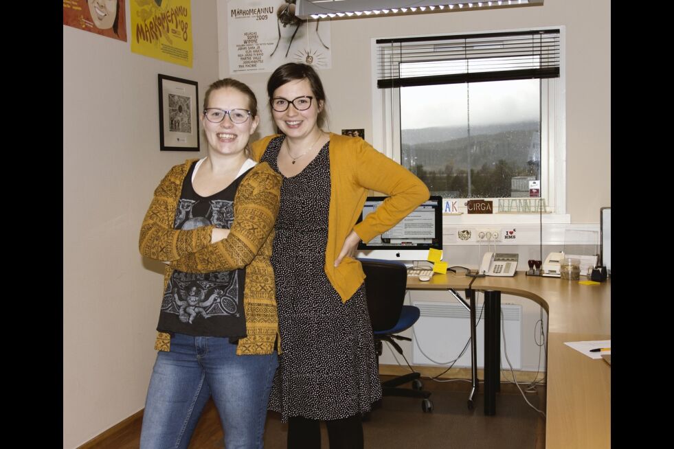 Festivalleder Marita Kristin Eilertsen og produsent Susanne Amalie Langstrand-Andersen i Márkomeannu er storfornøyd med sametingsrådet budsjettforslag.
 Foto: Márkomennu