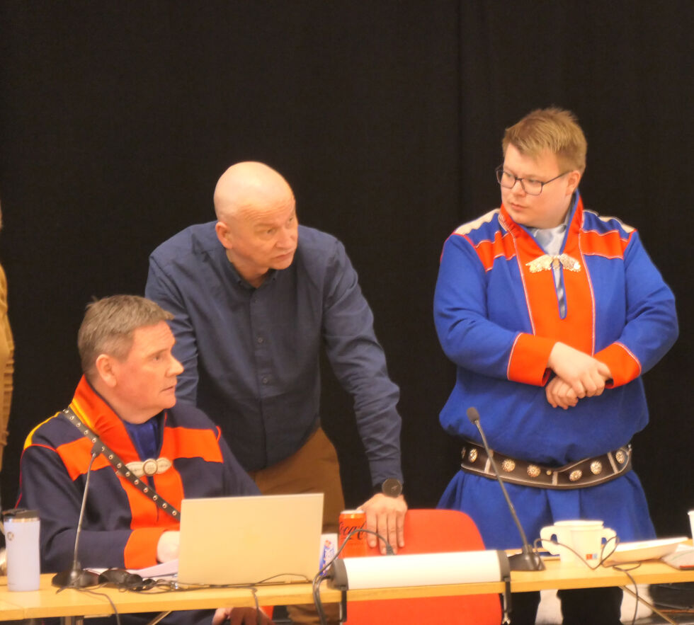 Uavhengig representant Nils Ailo Anti fikk inn saken om vindkraftplanene for Sieidi/Skarvberget i Porsanger som ekstrasak under Karasjok kommunestyres møte mandag.
 Foto: Stein Torger Svala