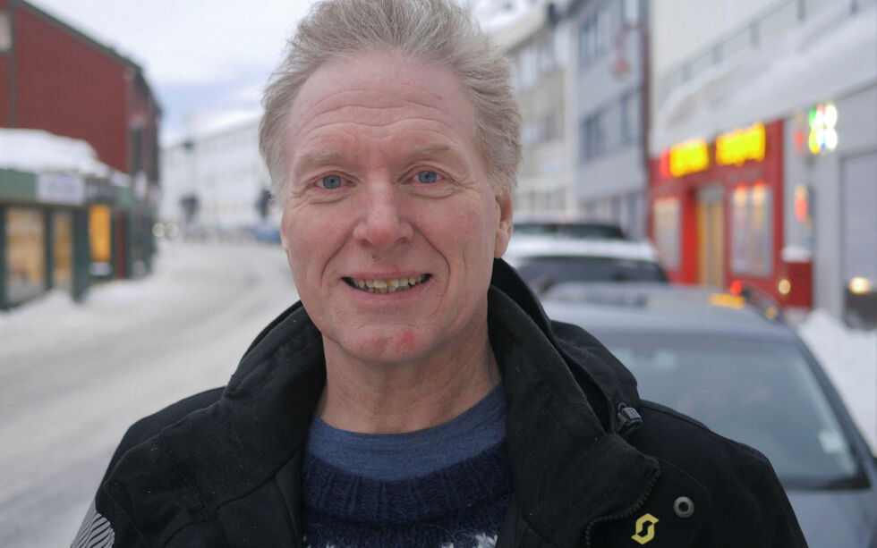 Nord­kapp SVs le­der John­ny In­ge­brigt­sen me­ner at par­ti­et Høy­re med Erna Sol­berg som an­fø­rer har lagt opp til en dekk­ope­ra­sjon for at ne­ga­ti­ve opp­lys­nin­ger om Sol­bergs ek­te­fel­les ak­sje­kjøp ikke skul­le kom­me ut før val­get. Han me­ner sak­en er så al­vor­lig at det bør bli om­valg.
 Foto: Geir Johansen