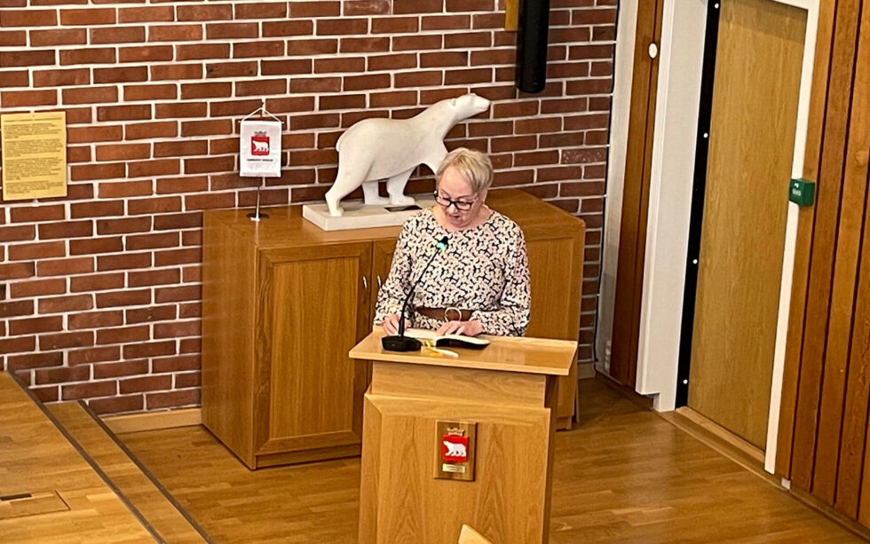 Grete Svendsen (AP) fikk gjennomslag for sitt forslag om returpunkt av glass og metall i distriktene i Hammerfest kommune. I første omgang som en prøveordning.
 Foto: Cecilie Ditløvsen