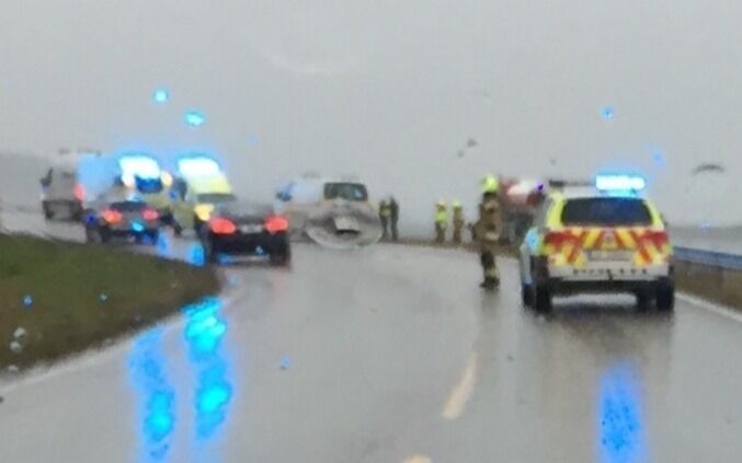 Bilen skal ha havnet utenfor veien ved Meskelv.
Foto: Ságat-tipser