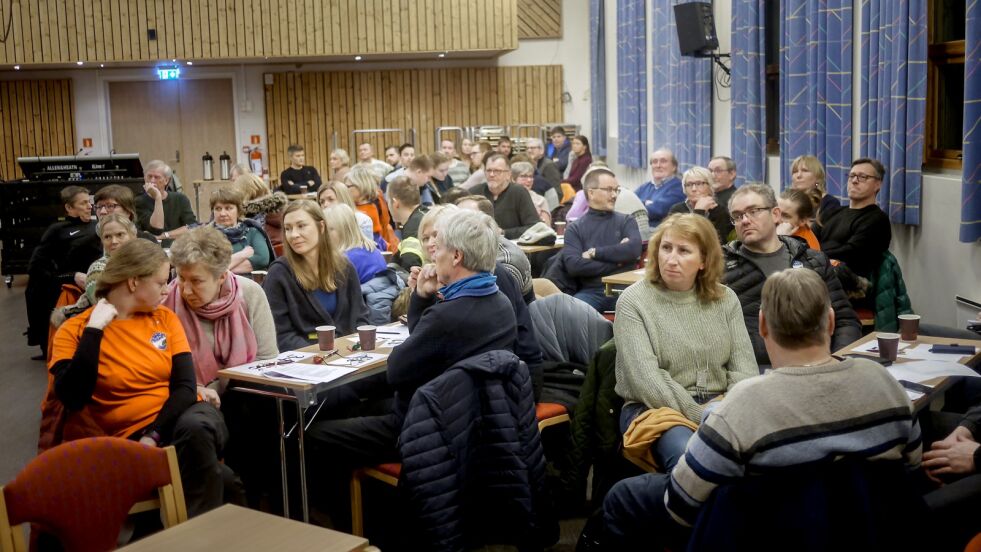 Avstemningen under nominasjonsmøtet i Nordkapp Arbeiderparti onsdag kveld, viste at det er en stor splittelse innad i partilaget.
 Foto: Geir Johansen