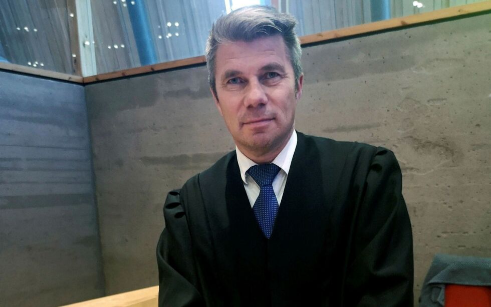 Advokat Trond P. Biti representerer Karasjok kommune i styret til Samisk videregående skole. Som privat næringsdrivende får han et honorar for dette som Utdanningsdirektoratet synes er helt greit.
 Foto: Erik Brenli
