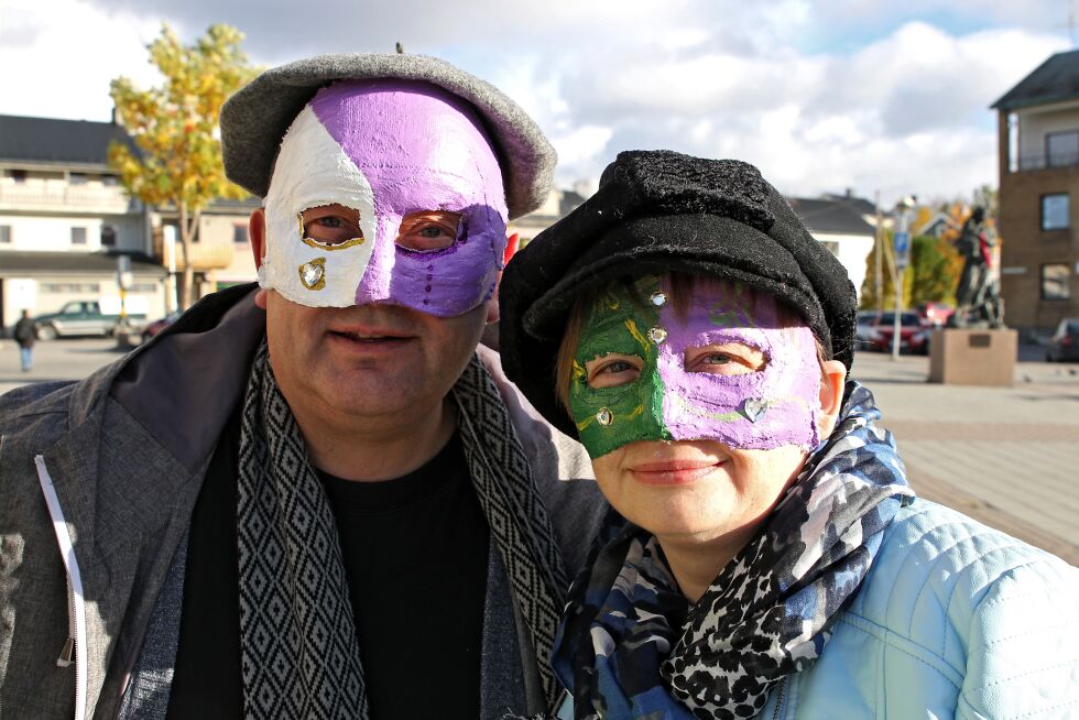 Anette Jensen og Verdensdag-kontakt i Finnmark, Knut Harald Eriksen ønsker velkommen til markering av Verdensdagen for psykisk helse førstkommende lørdag.
 Foto: Silje L Kvammen