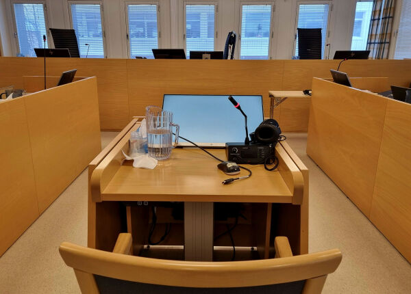 Skal ha tatt pengene i egen lomme