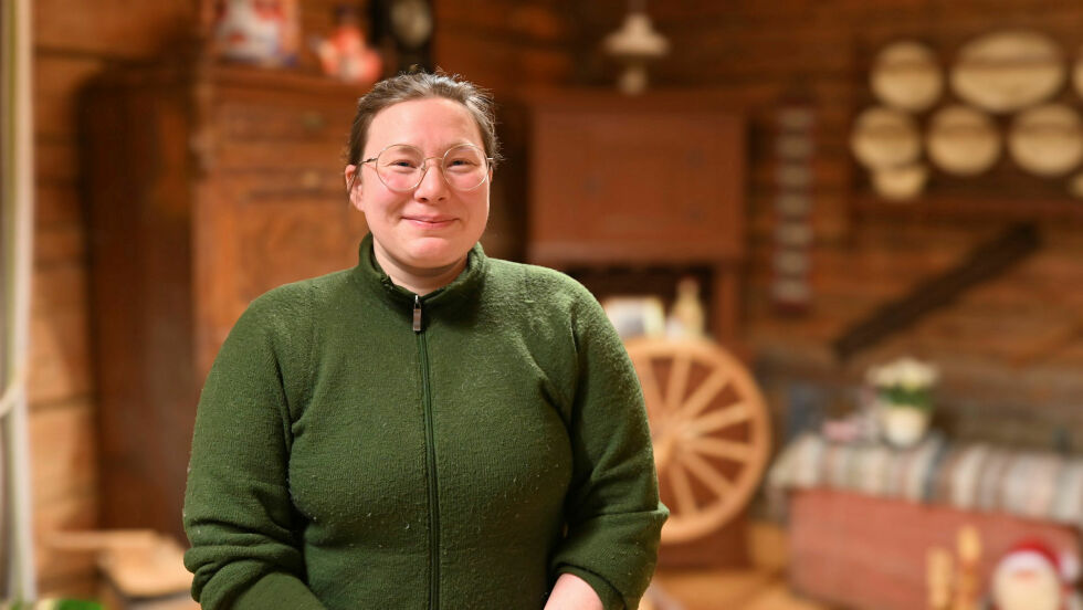 Sunna-Inga Gaup Aamot oppfordrer på vegne av Naturvernforbundet til å dra på folkemøtet til Kingsrose Mining.
 Foto: Irmelin Klemetzen