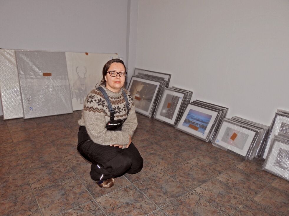 Riinakaisa Laitila sier at om museet skal tilbake til Skoganvarre, blir det slutt på skiftende utstillinger. – Da må utstillingen i Skoganvarre stå. Og kun den, for det er ikke plass til vandrende utstillinger, sier hun.
 Foto: Kristin Marie Ericsson