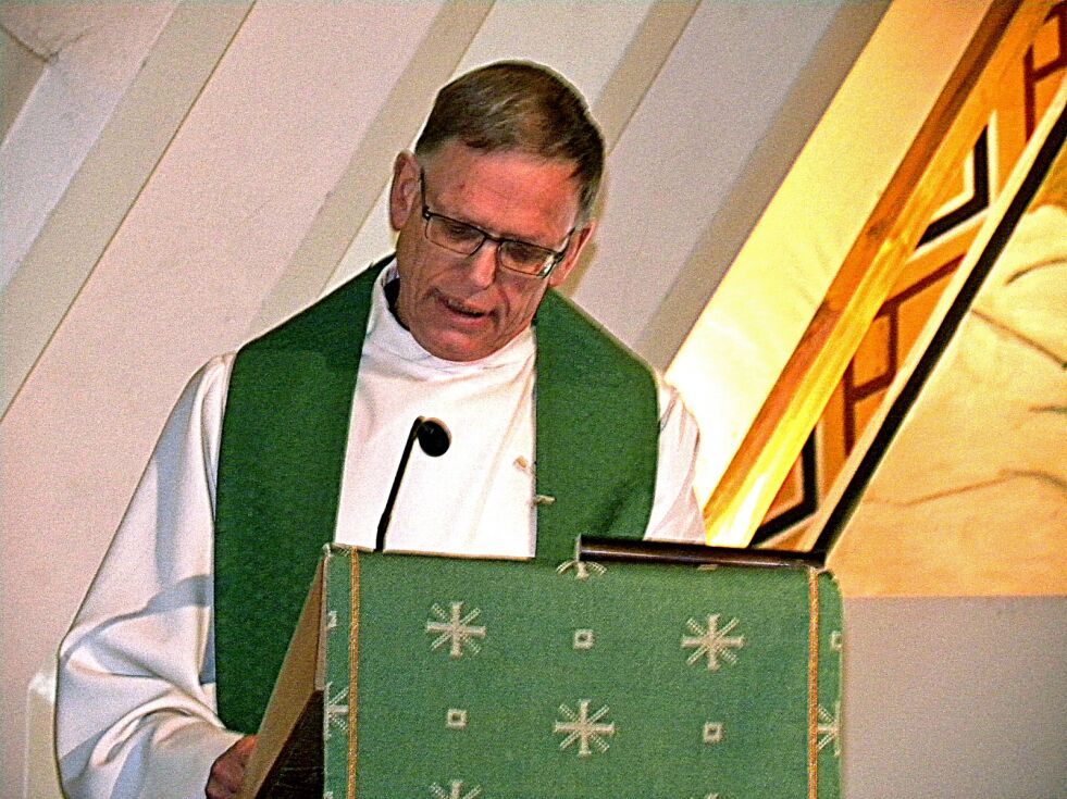 Arkivbilde fra året 2010 da daværende sogneprest Morten Alsvik var på talerstolen i Harstad kirke, under en samisk-norsk gudstjeneste.
 Foto: Arkivfoto Idar Reinås