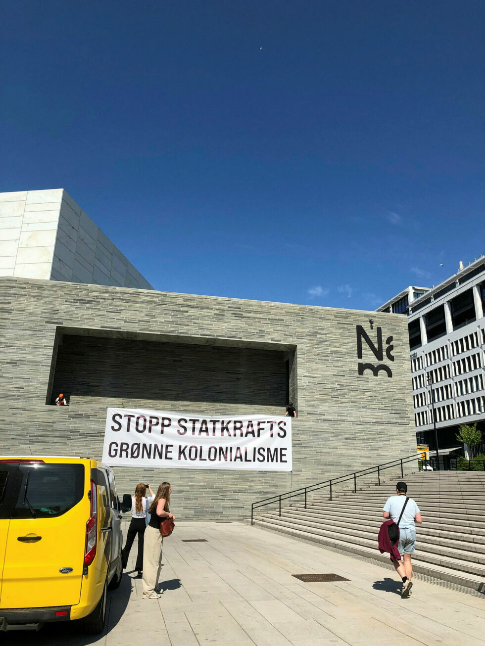 Natur og Ungdom aksjonerer mot Stakraft
 Foto: Natur og ungdom