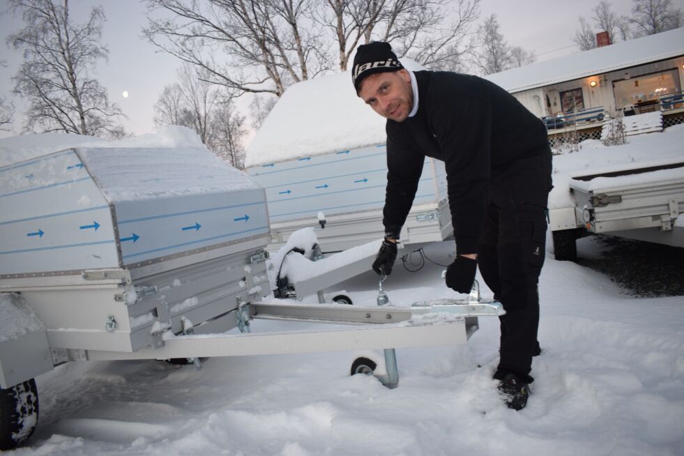 Robert Wille produserer Bitihengeren i Jarfjord. I år er det produsert 100 tilhengere i bedriften.
 Foto: Birgitte Wisur Olsen