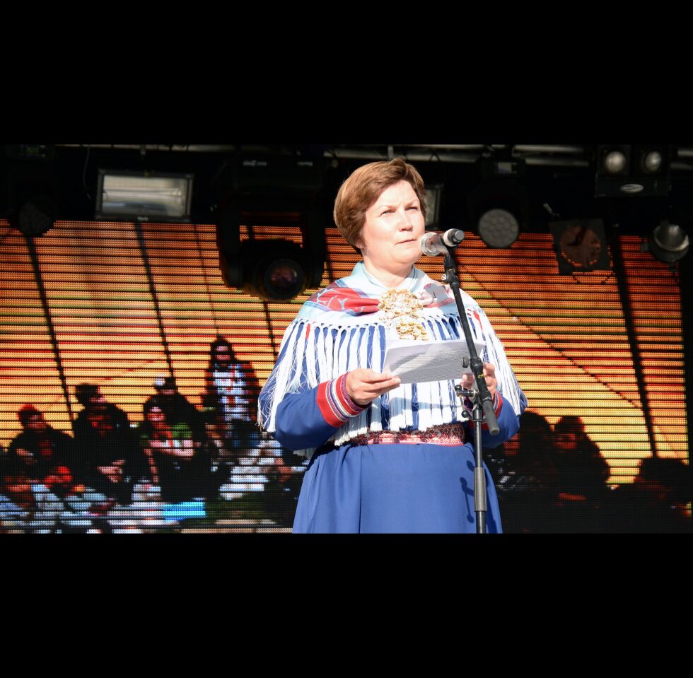 Sametingspresident Aili Keskitalo er klar for FNs internasjonal år for urfolksspråk. Bilder er fra urfolksfestivalen Riddu Ri&#273;&#273;u.
 Foto: Steinar Solaas