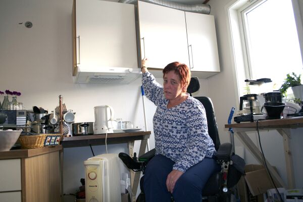MS-rammede Belinda må leve i kaos