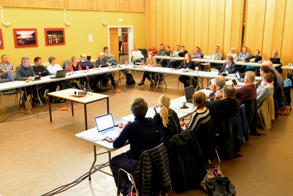 Med 13 mot 4 stemmer avviste Lebesby kommunestyre klagen fra Mårøy vel på kommunestyrets ja i juni til at oppdrettsgiganten SalMar kan etablere to nye oppdrettslokaliteter i Laksefjorden.
 Foto: Sonja E Andersen