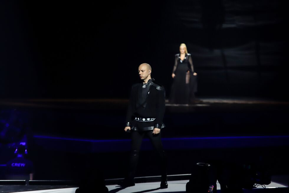 I NY DRAKT: Fred Buljo har fått nytt sceneantrekk. Foto: Thomas hansen
 Foto: Thomas Hanses