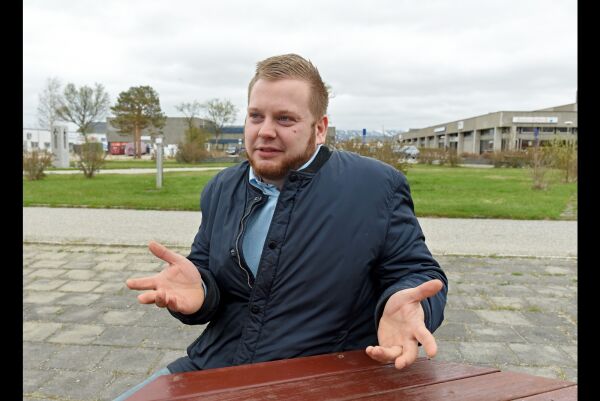 Avlyser sommerfesten etter barkrangel